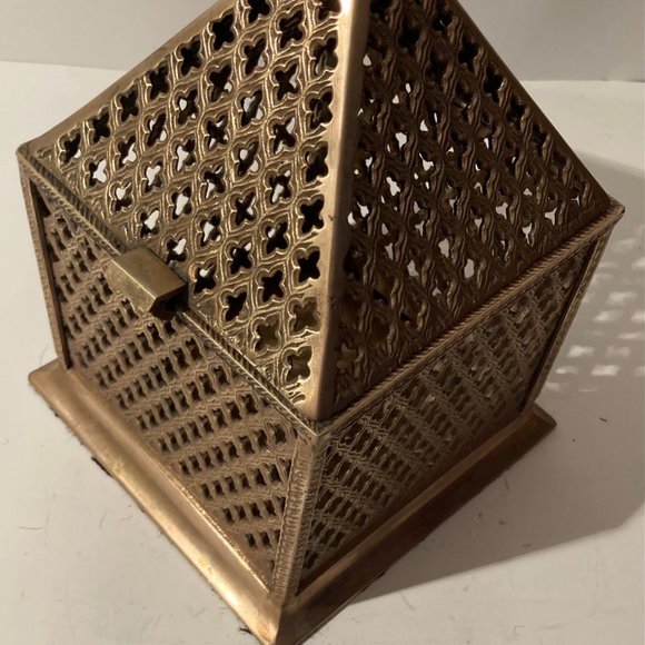 Vintage Metal Brass Heavy Duty Box, Bin, Stash - Picture 5 of 6